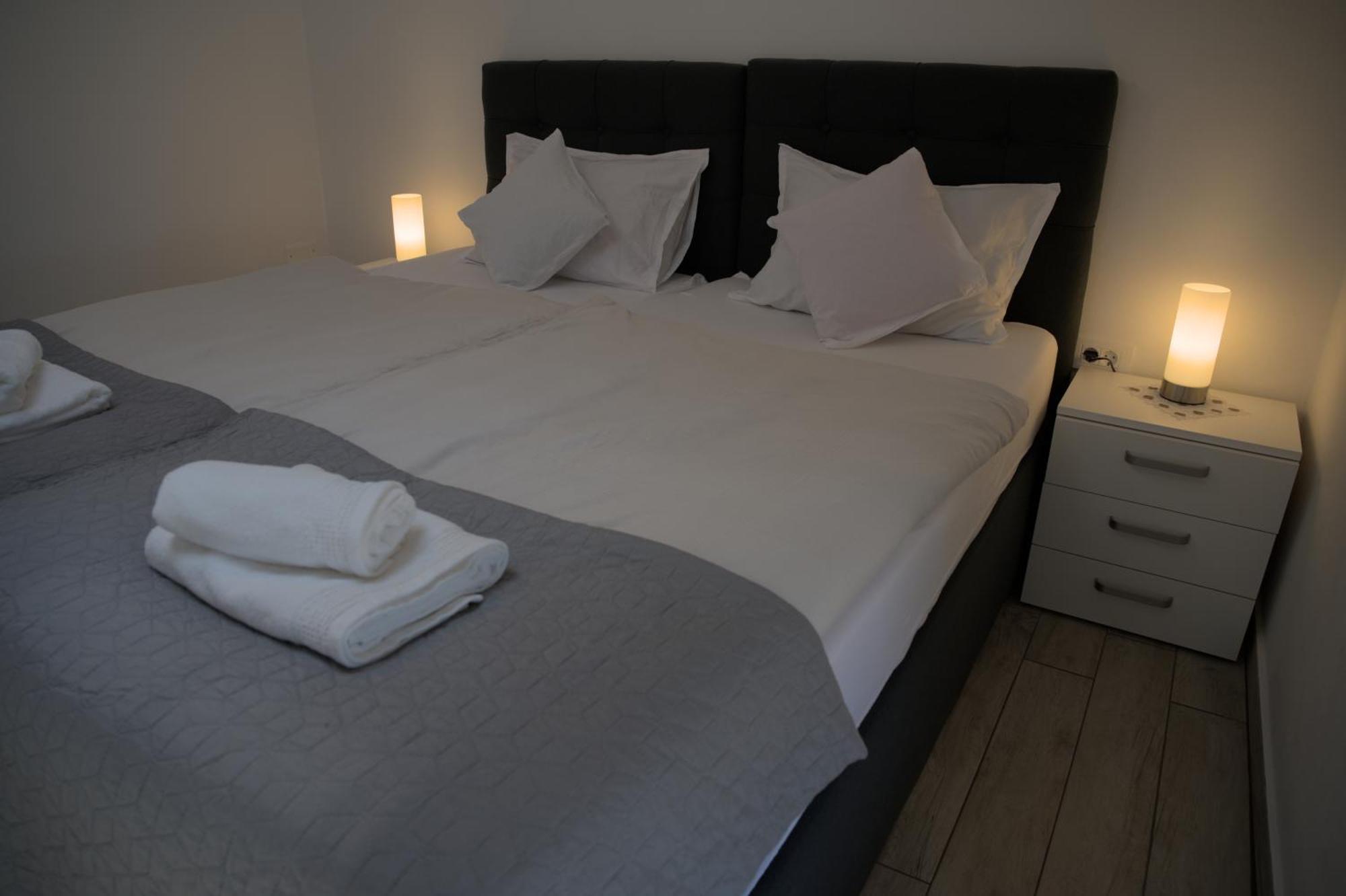 Apartmaji Soncek Izola Exterior photo